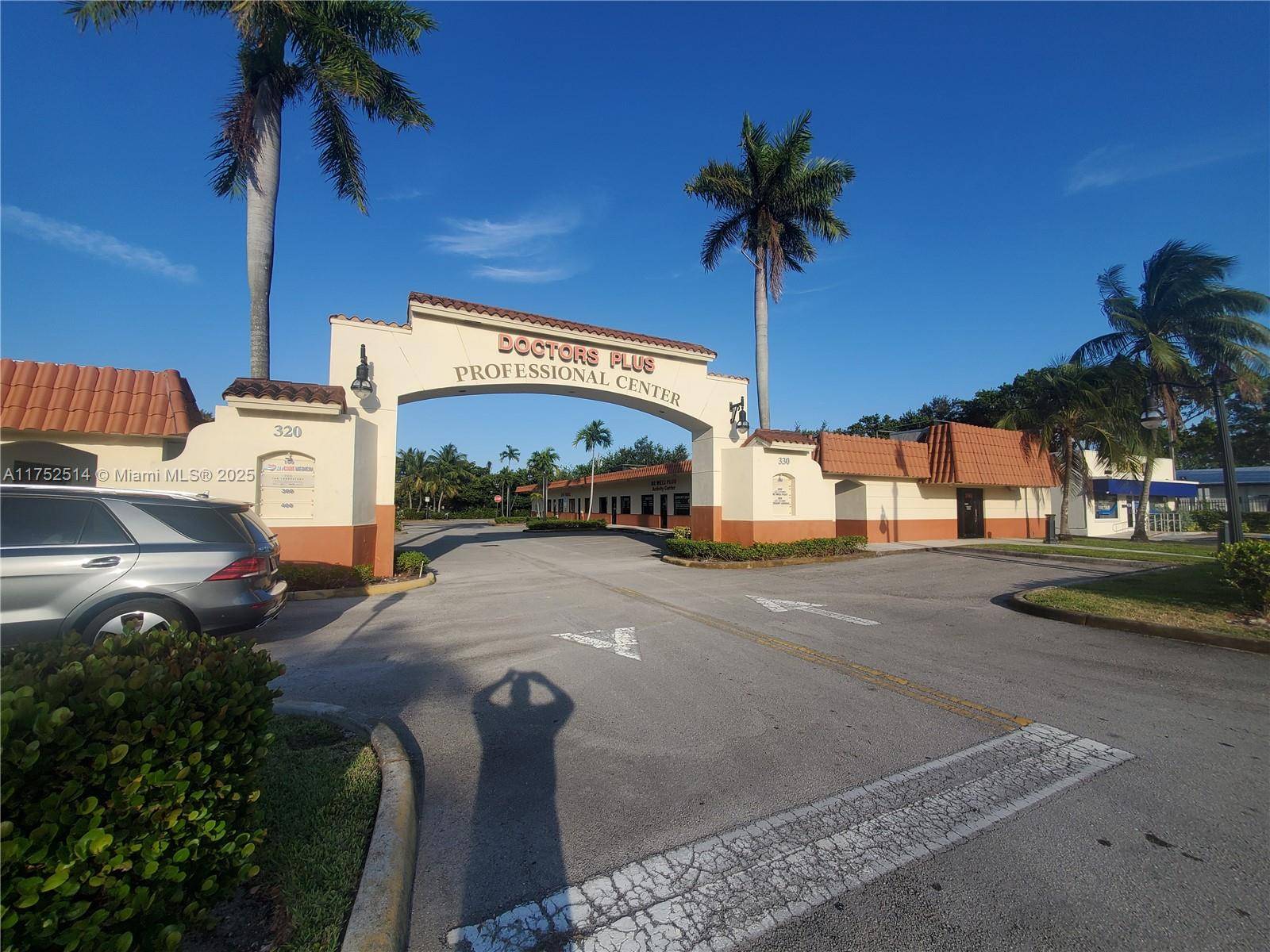 Plantation, FL 33317,330 S State Road 7