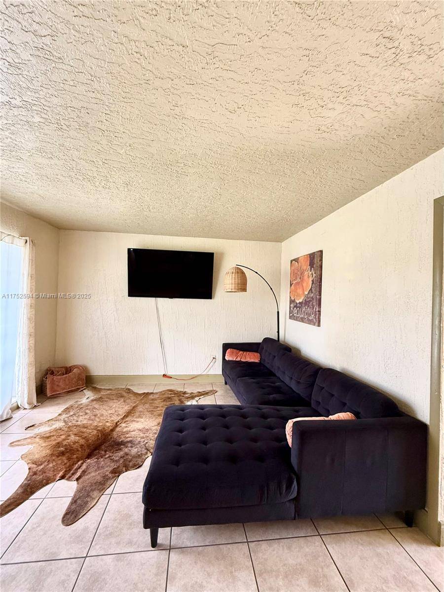 Miami, FL 33176,Address not disclosed