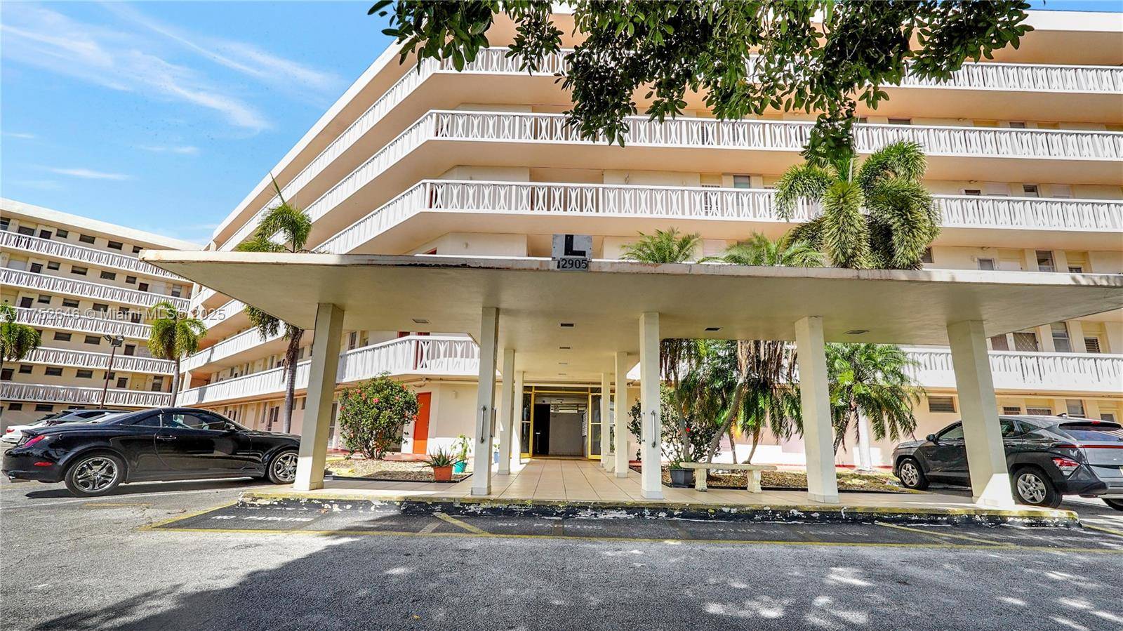 Aventura, FL 33160,2905 Point East Dr #L208