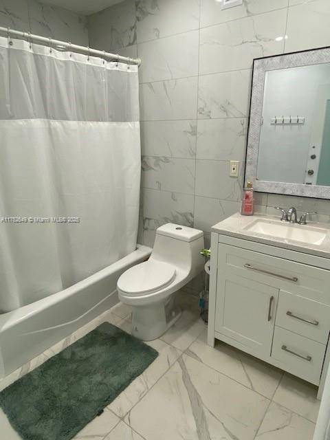 North Miami Beach, FL 33179,1901 NE 186th Dr #1