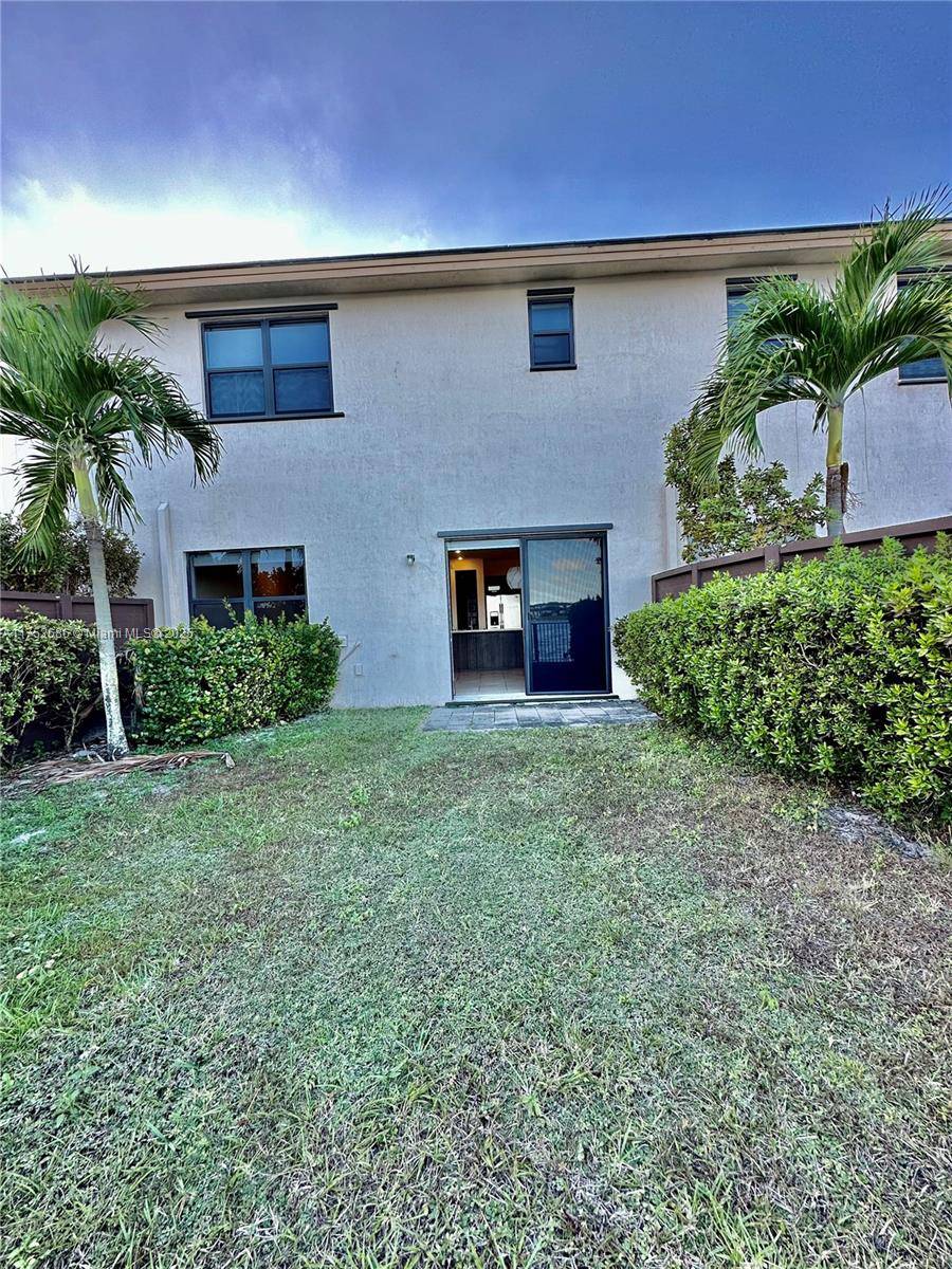 Miami Lakes, FL 33018,15945 NW 91 CT