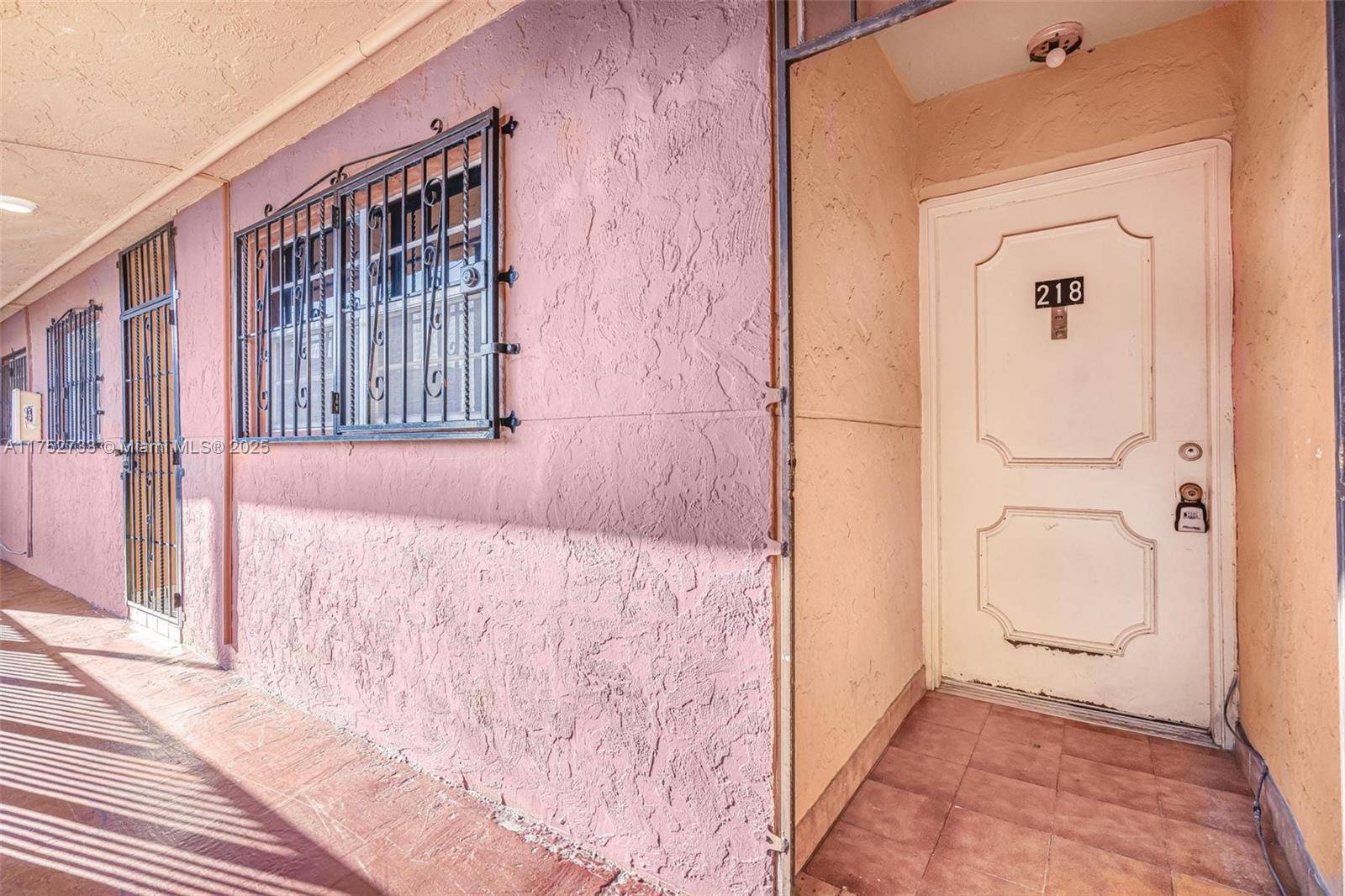 Hialeah, FL 33012,6620 W 2nd Ct #218