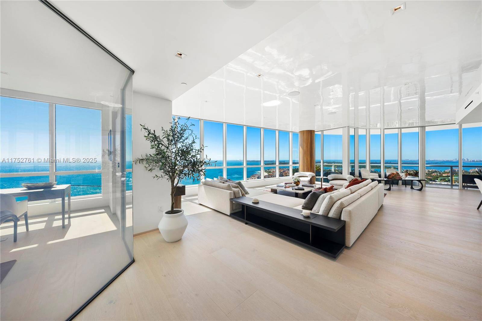 Miami Beach, FL 33139,100 S Pointe Dr #2803