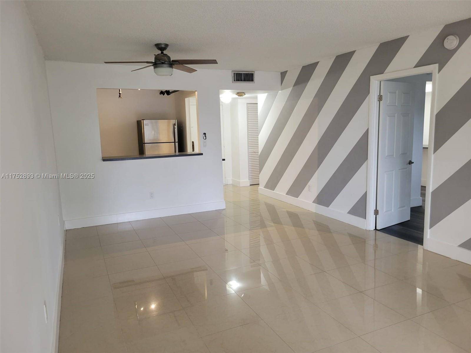North Miami, FL 33161,1470 NE 123rd St #A204