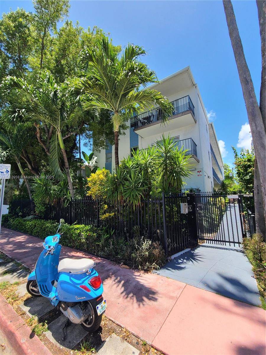 Miami Beach, FL 33139,750 Michigan Ave #203