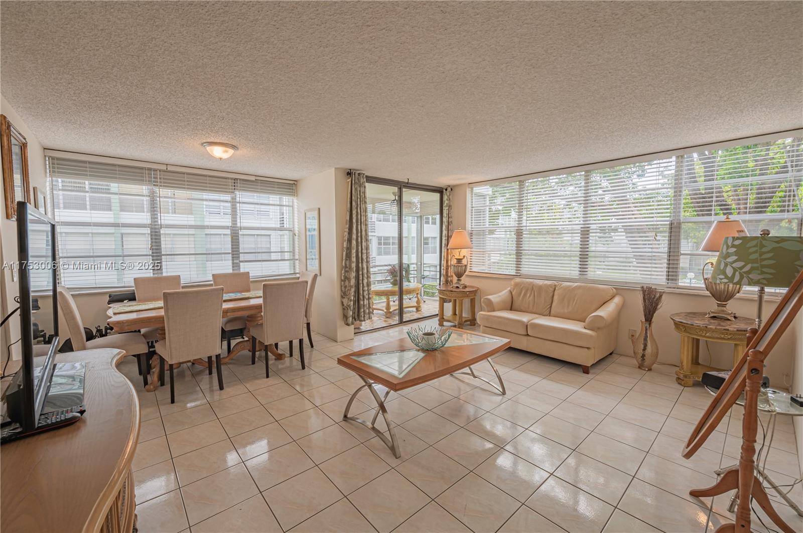 Hollywood, FL 33020,2761 Taft St #204