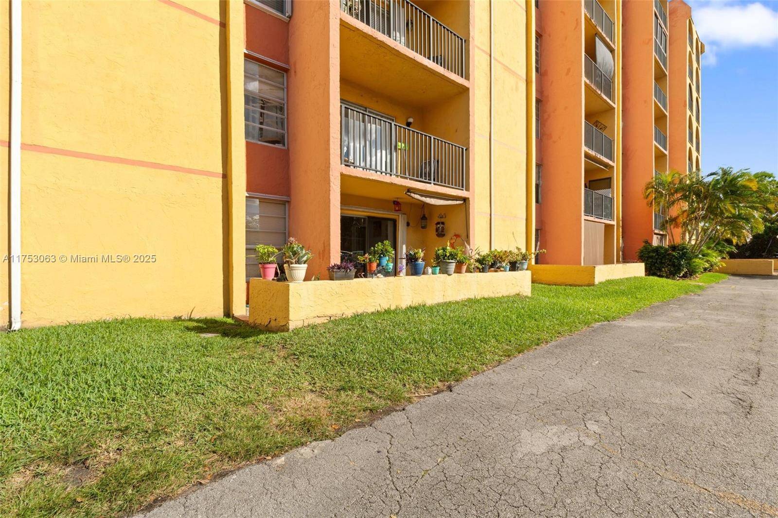 Miami, FL 33126,4801 NW 7th St #109-16