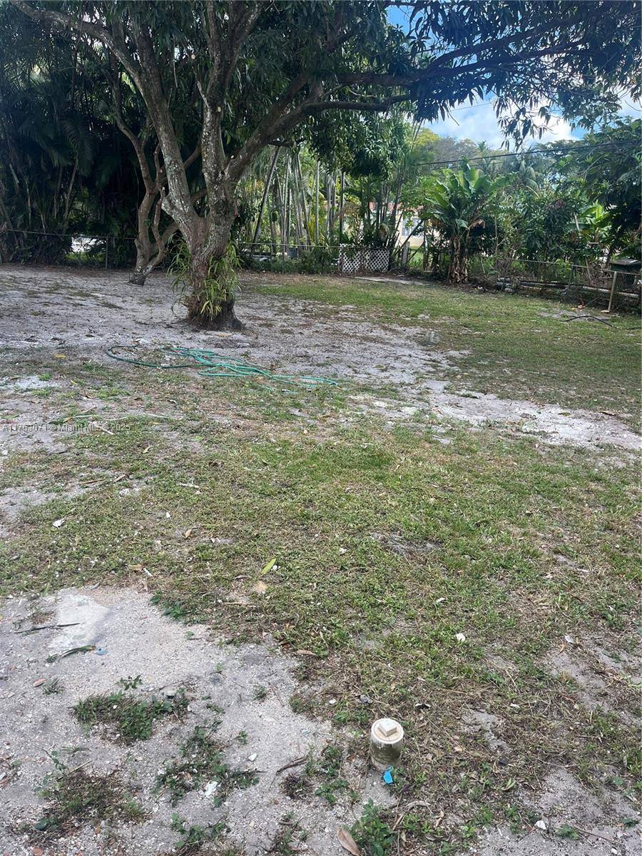 North Miami, FL 33161,110 NE 132nd St