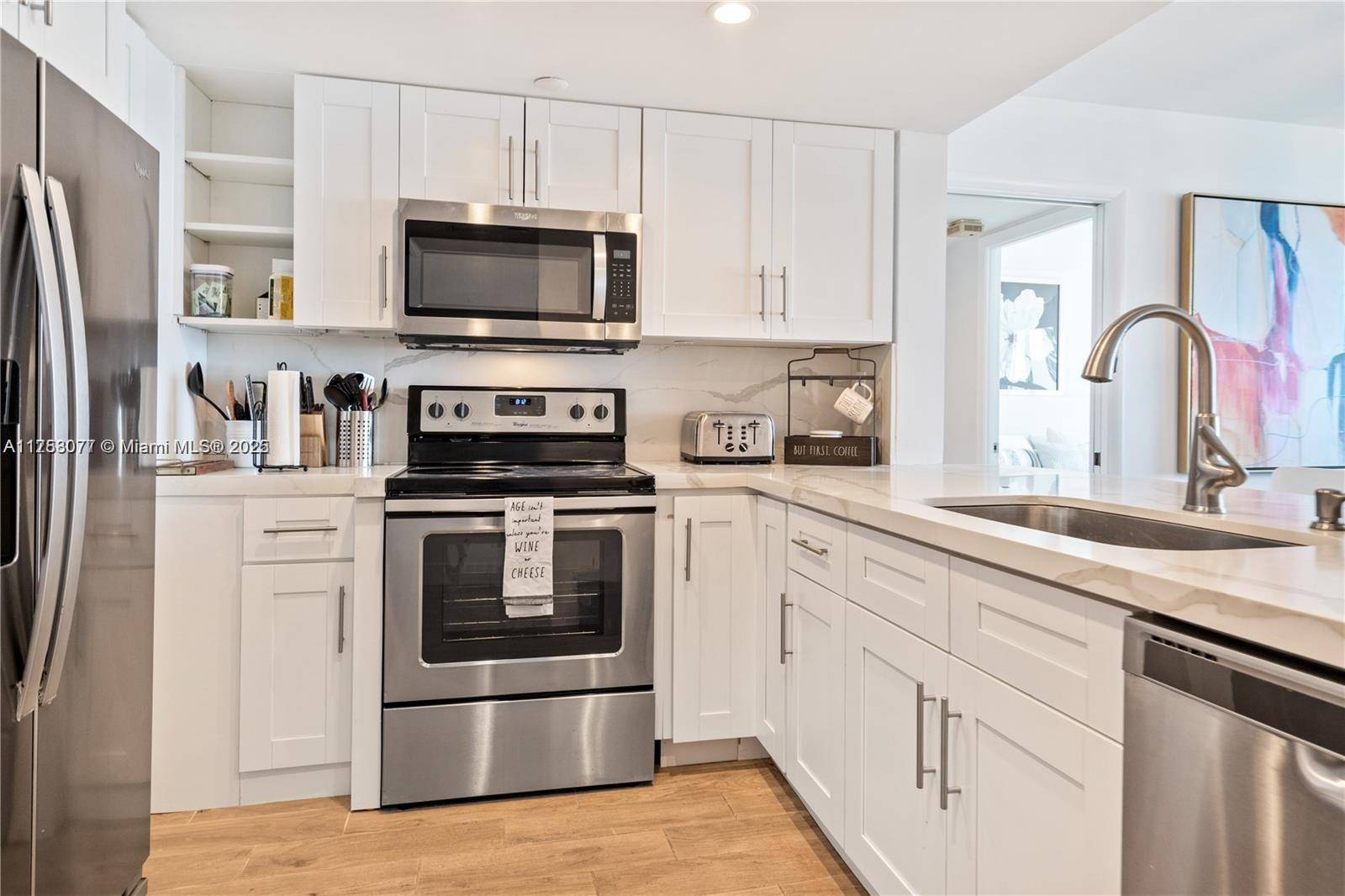 Miami Beach, FL 33139,400 S Pointe Dr #1102