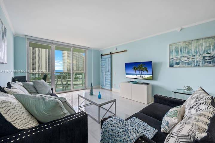 Sunny Isles Beach, FL 33160,19370 Collins Ave #1121