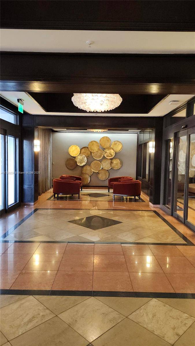 Miami, FL 33137,600 NE 36th St #218