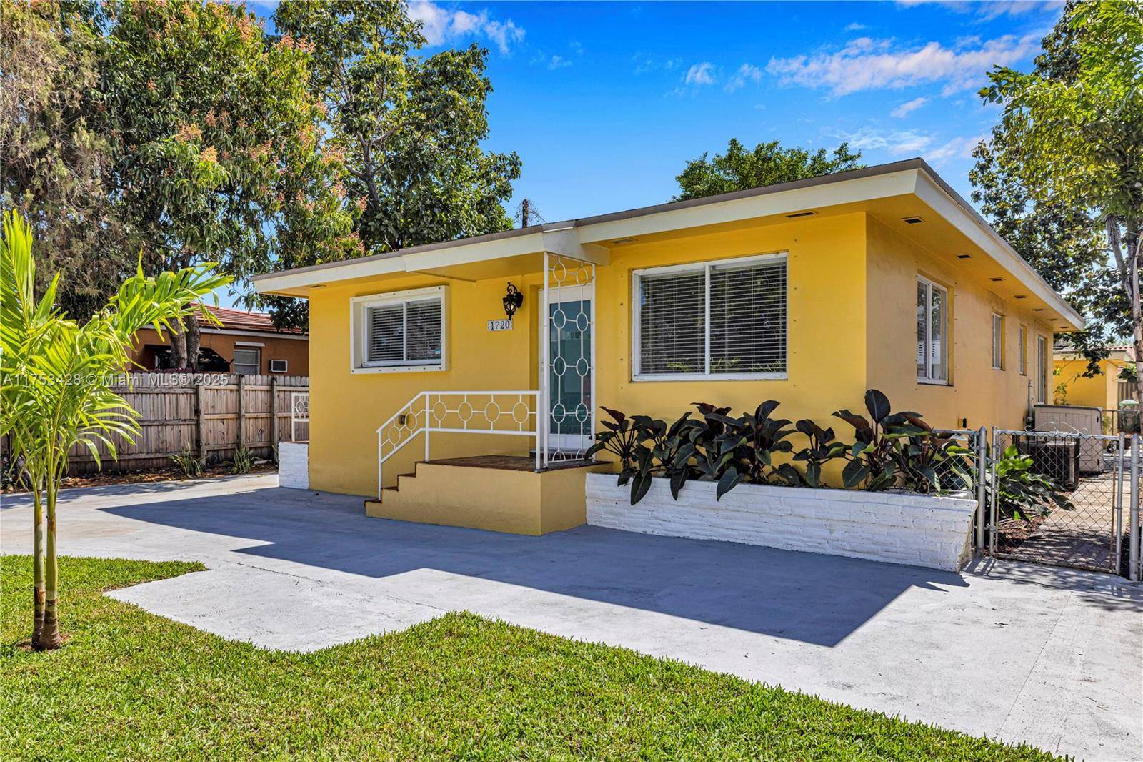 Miami, FL 33135,1720 SW 12th St