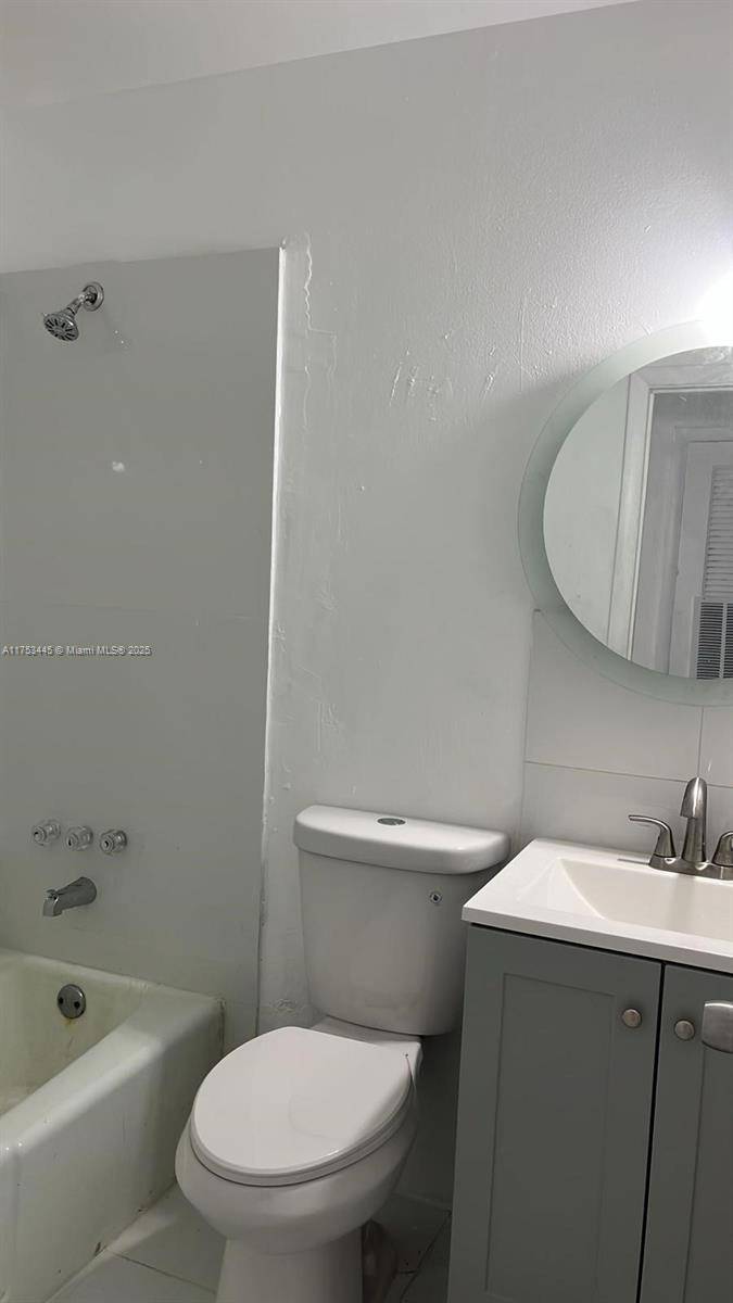 Deerfield Beach, FL 33064,550 NE 44th St #E1