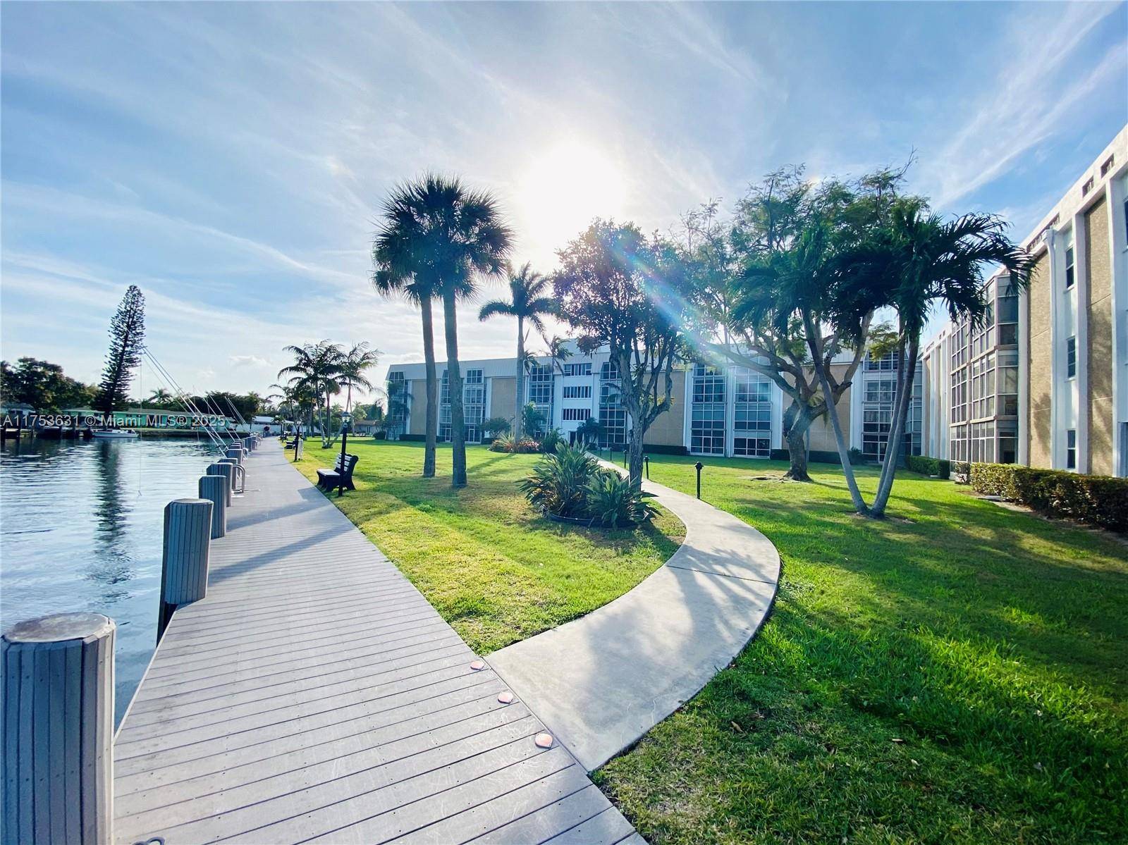 Oakland Park, FL 33334,2990 NE 16th Ave #204