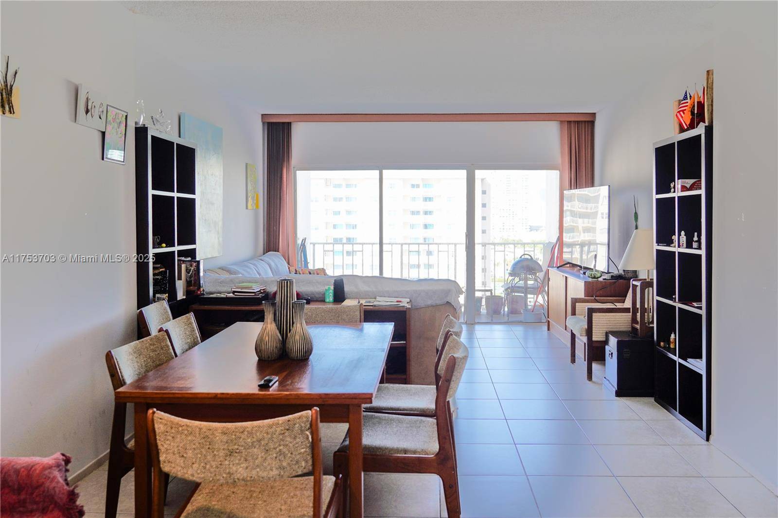 Sunny Isles Beach, FL 33160,500 Bayview Dr #1219