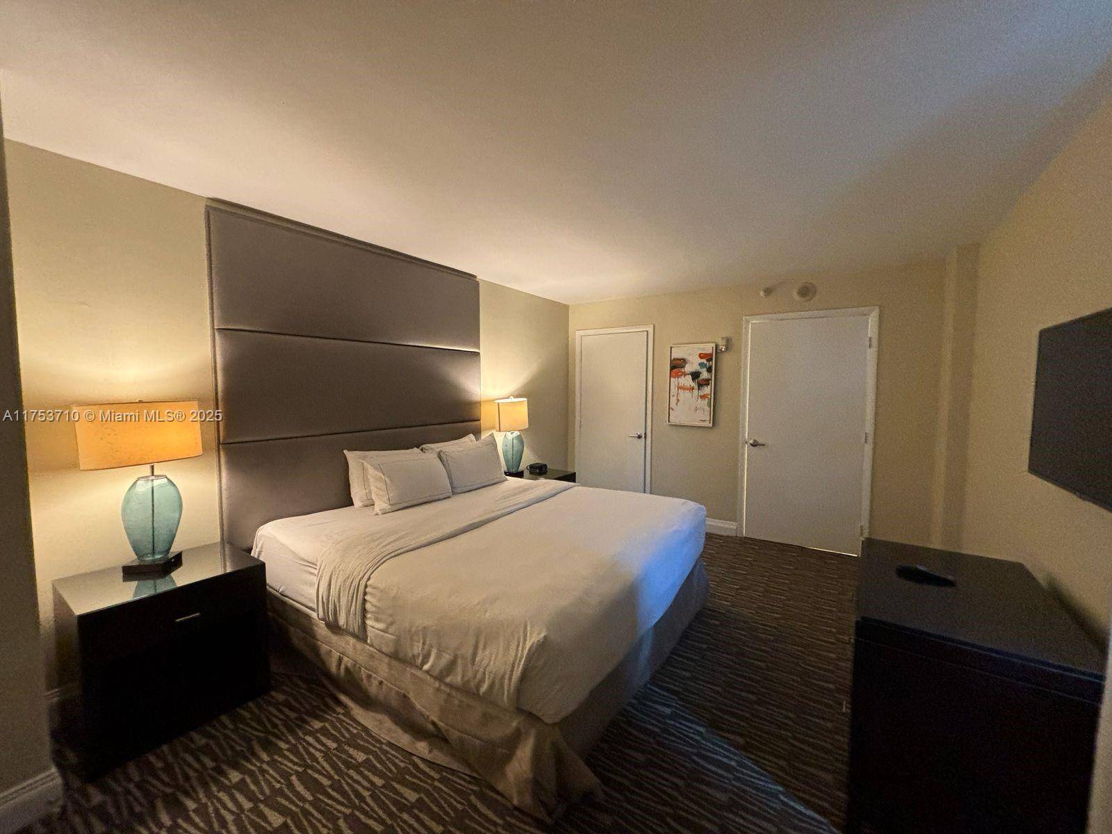 Fort Lauderdale, FL 33304,2670 E Sunrise Blvd #302