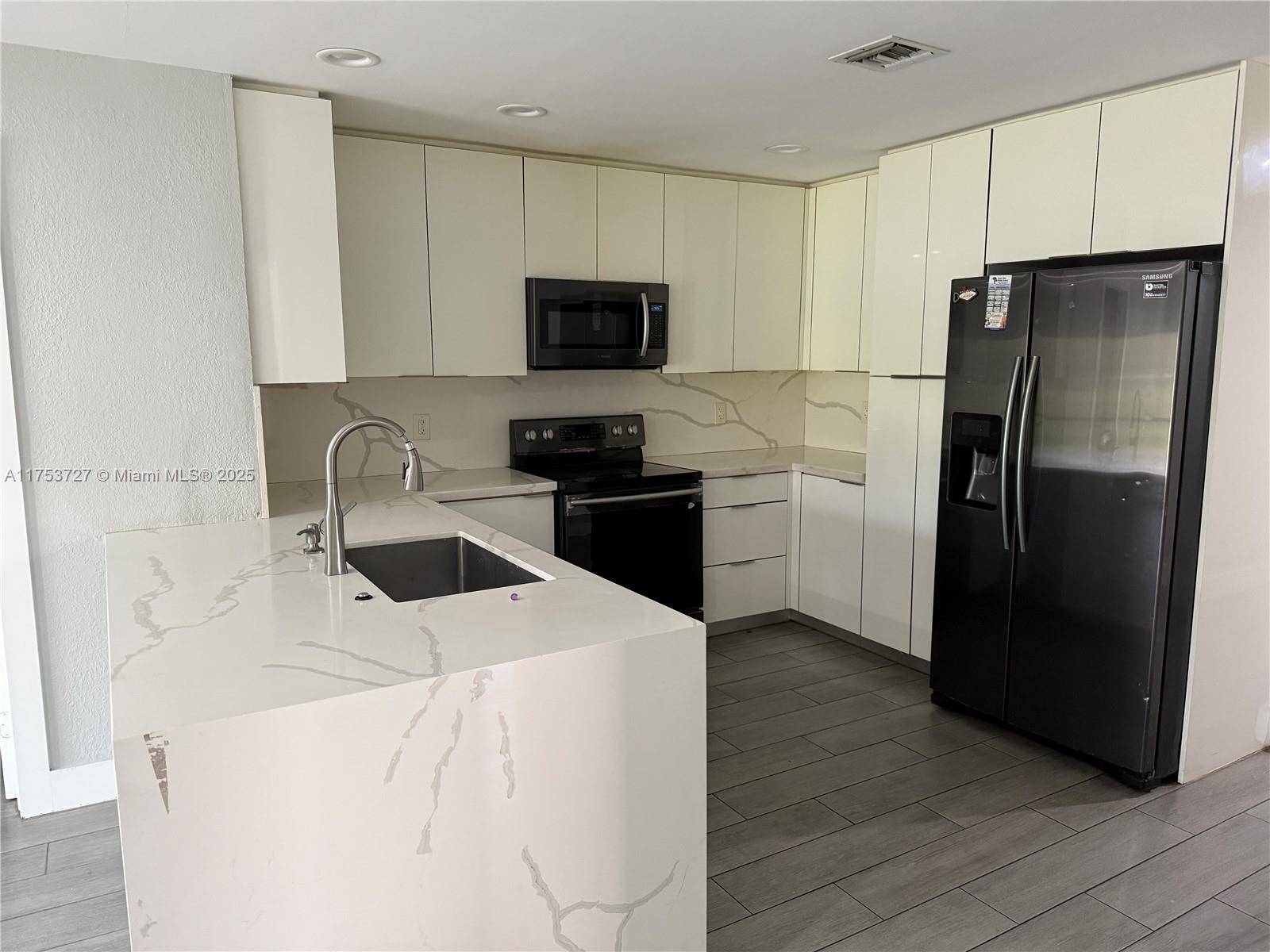 Coral Springs, FL 33065,8484 NW 23rd Mnr #E