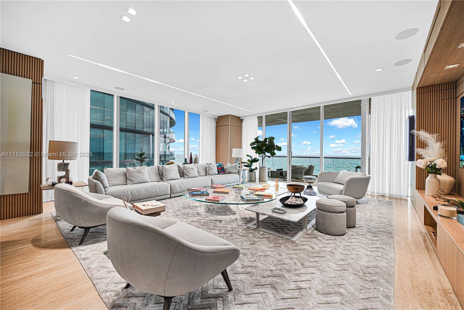 Sunny Isles Beach, FL 33160,18501 Collins Ave #701