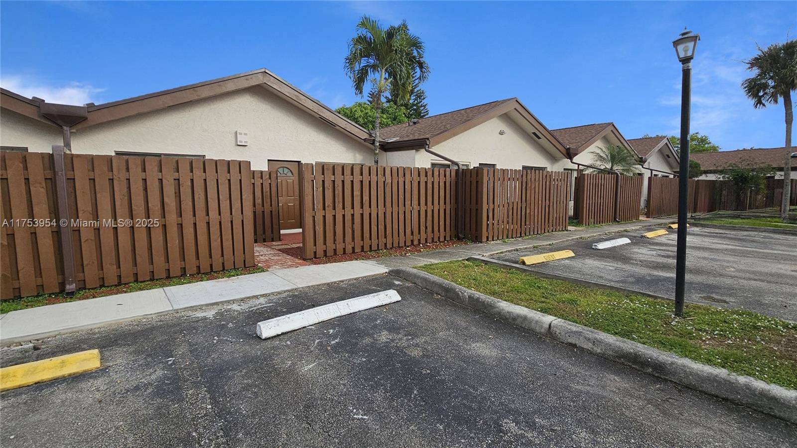 Plantation, FL 33313,1760 NW 72nd Ave #81