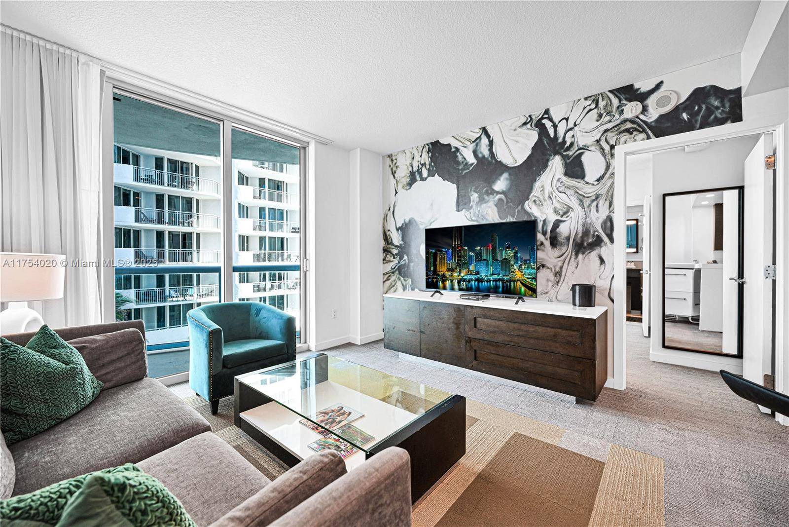 Sunny Isles Beach, FL 33160,17315 N Collins Ave #708