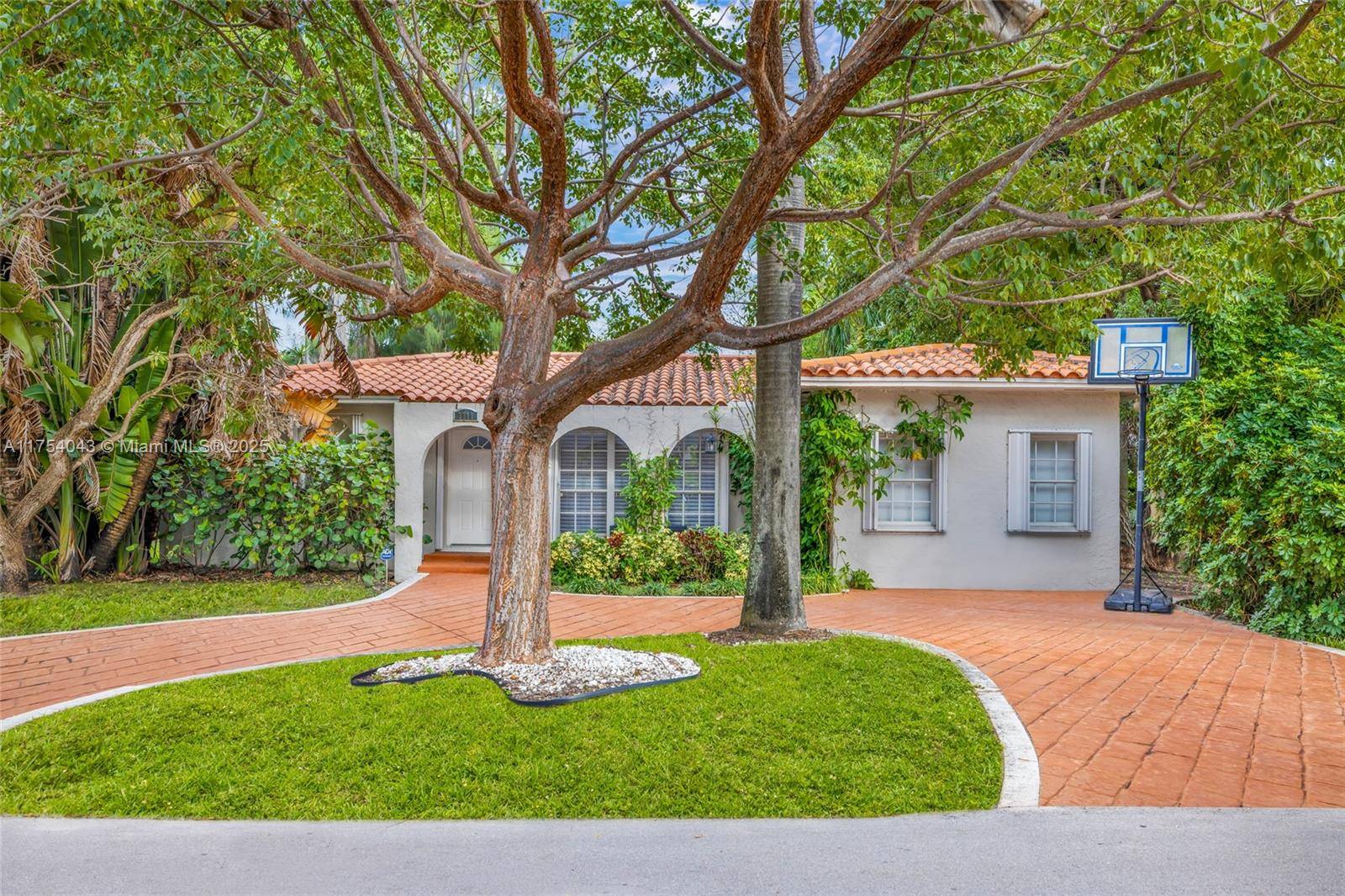North Bay Village, FL 33141,7711 Coquina Dr