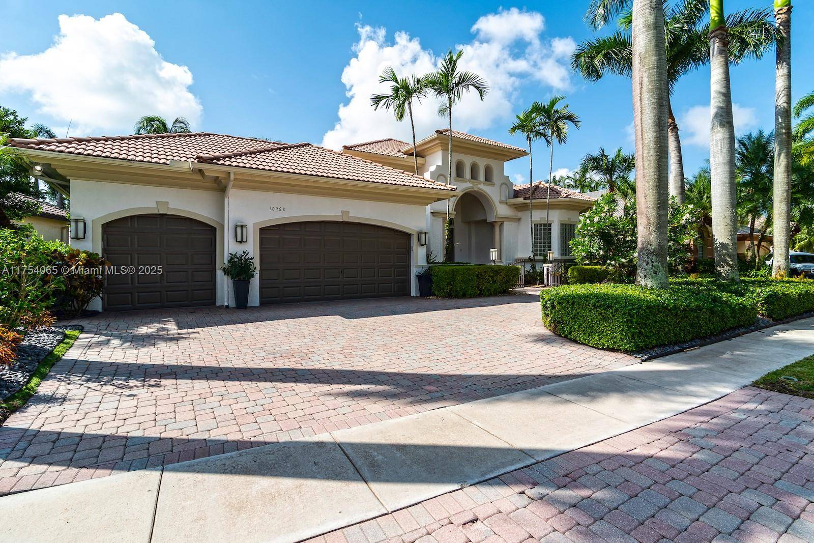 Plantation, FL 33324,10968 Canary Island Ct