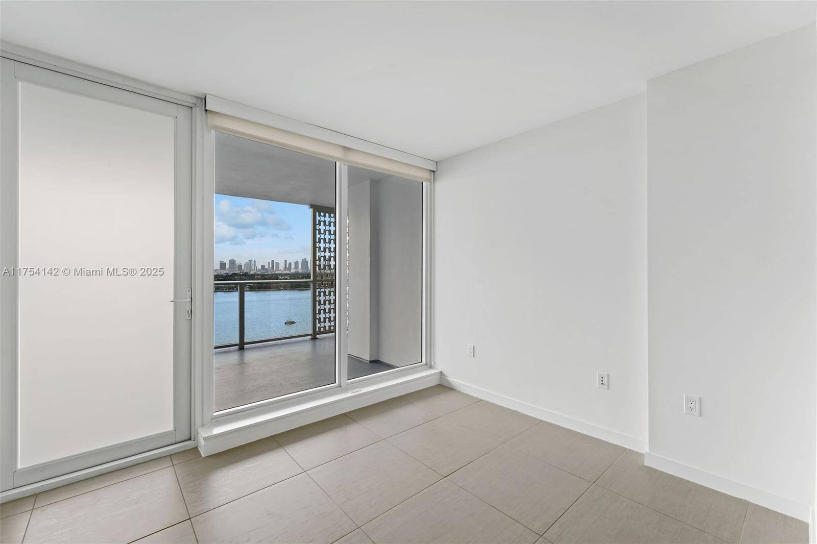 Miami Beach, FL 33139,910 West Ave #1408