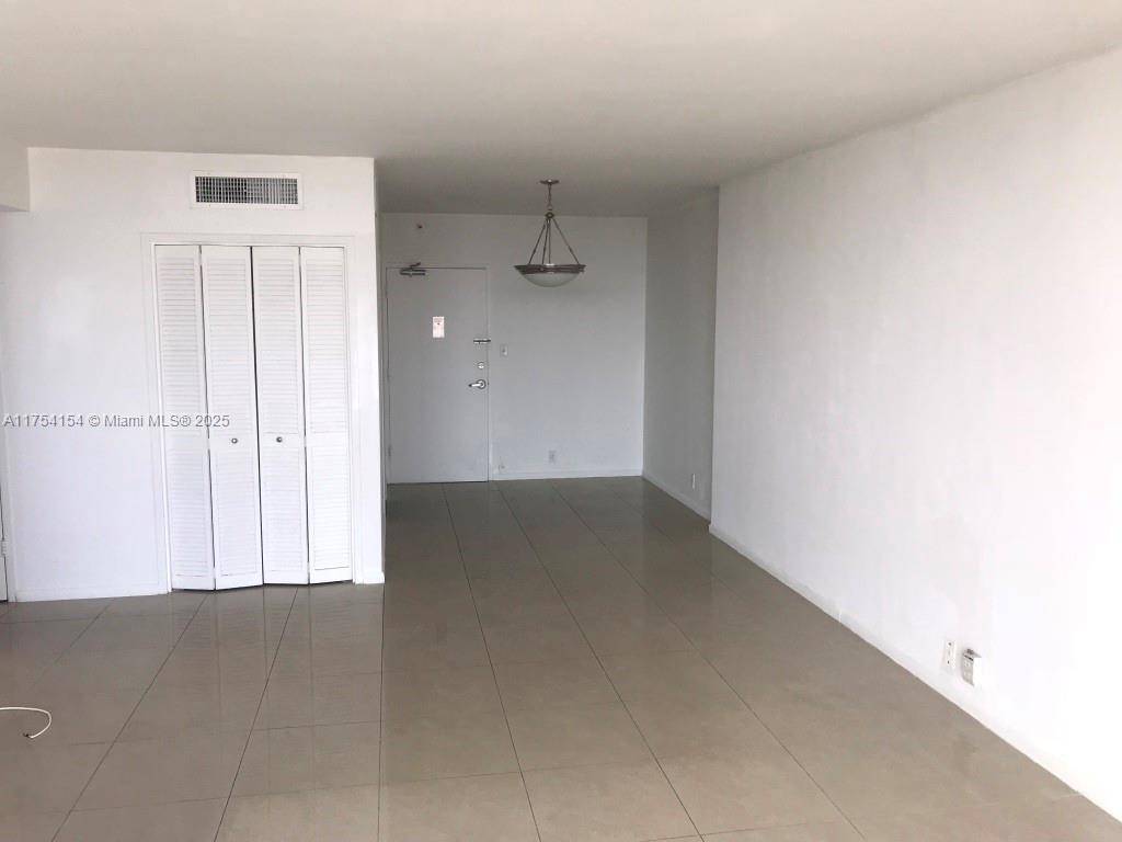 Miami Beach, FL 33139,1000 West Ave #908