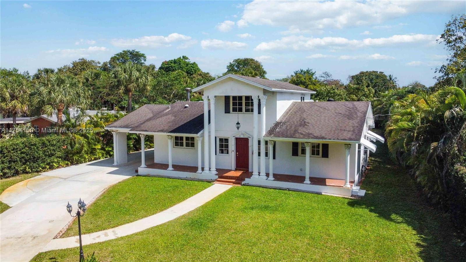Plantation, FL 33317,740 E Country Club Cir