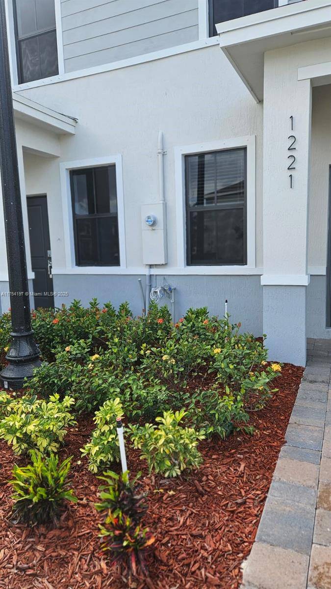 Florida City, FL 33034,1221 NE 3rd Ave