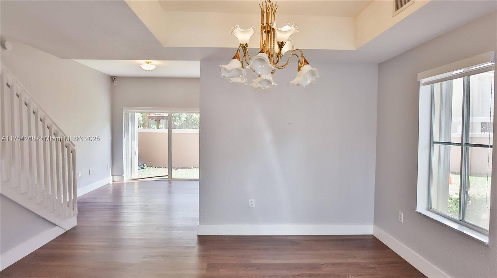 Miami, FL 33174,8822 W Flagler St #14