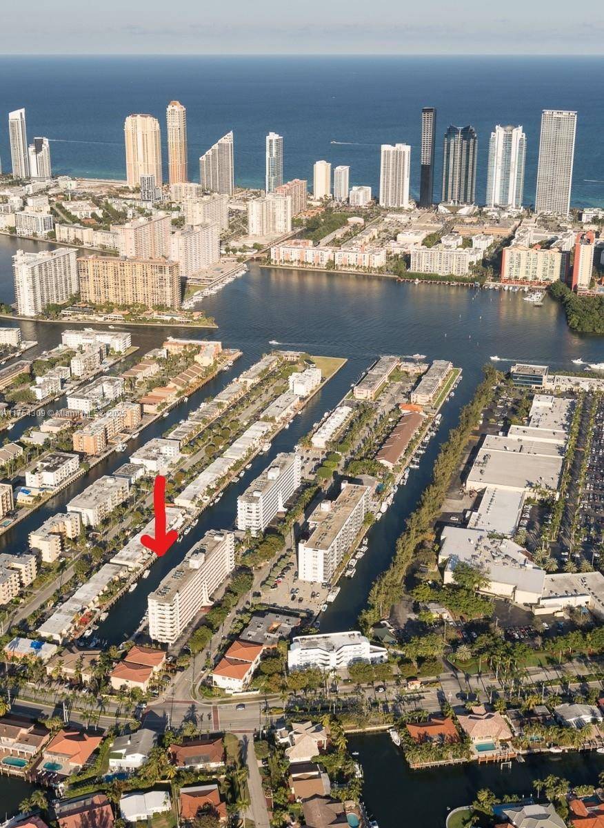 North Miami Beach, FL 33160,3545 NE 166th St #807