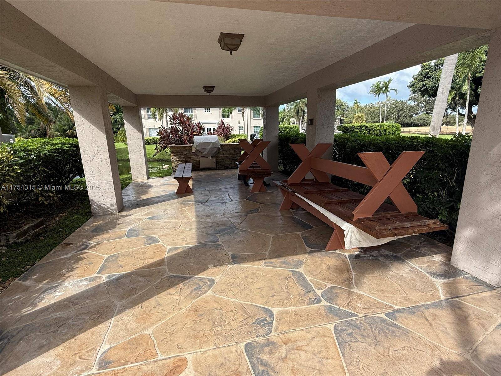 Plantation, FL 33324,9001 Jacaranda Ln #107