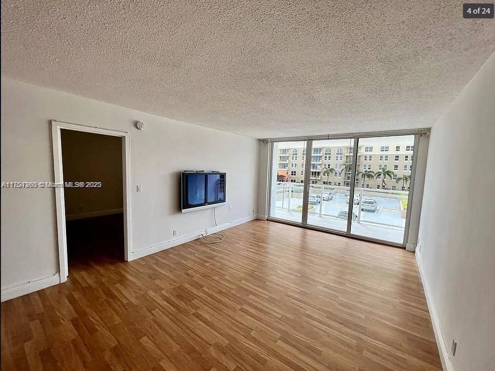 Hallandale Beach, FL 33009,2030 S Ocean Dr #211
