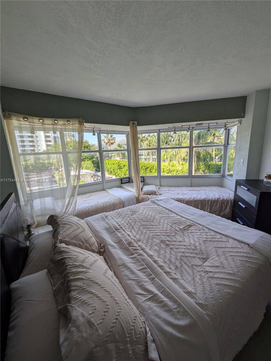 Miami Beach, FL 33139,1881 Washington Ave #3G