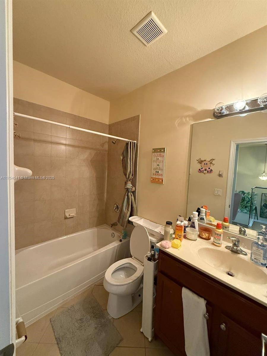 Doral, FL 33178,11663 NW 87th Ln #11663