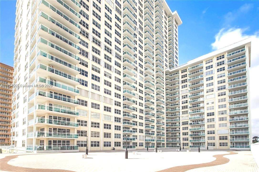 Fort Lauderdale, FL 33308,3900 Galt Ocean Dr #111