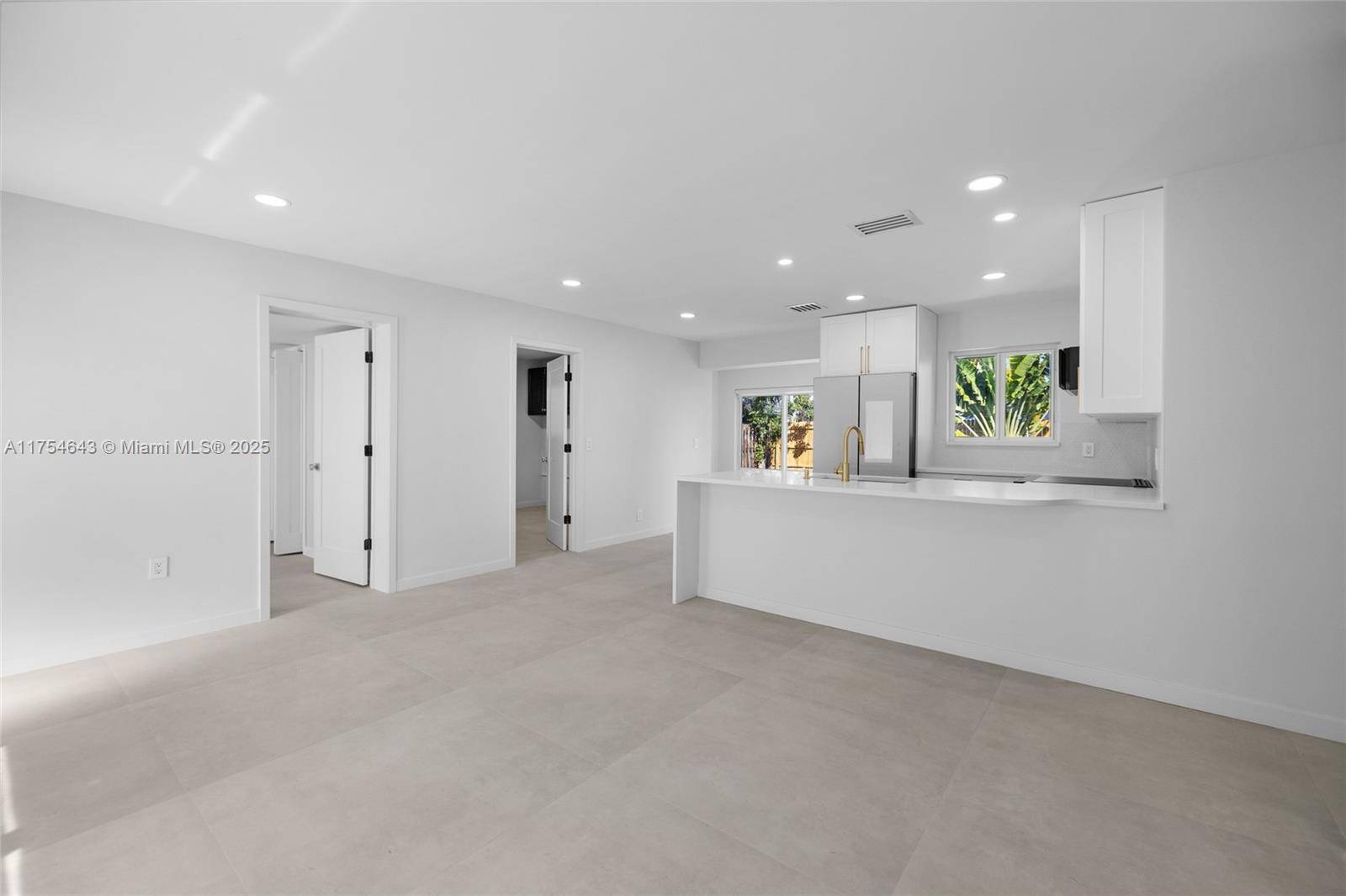 Pompano Beach, FL 33060,211 SW 14th St