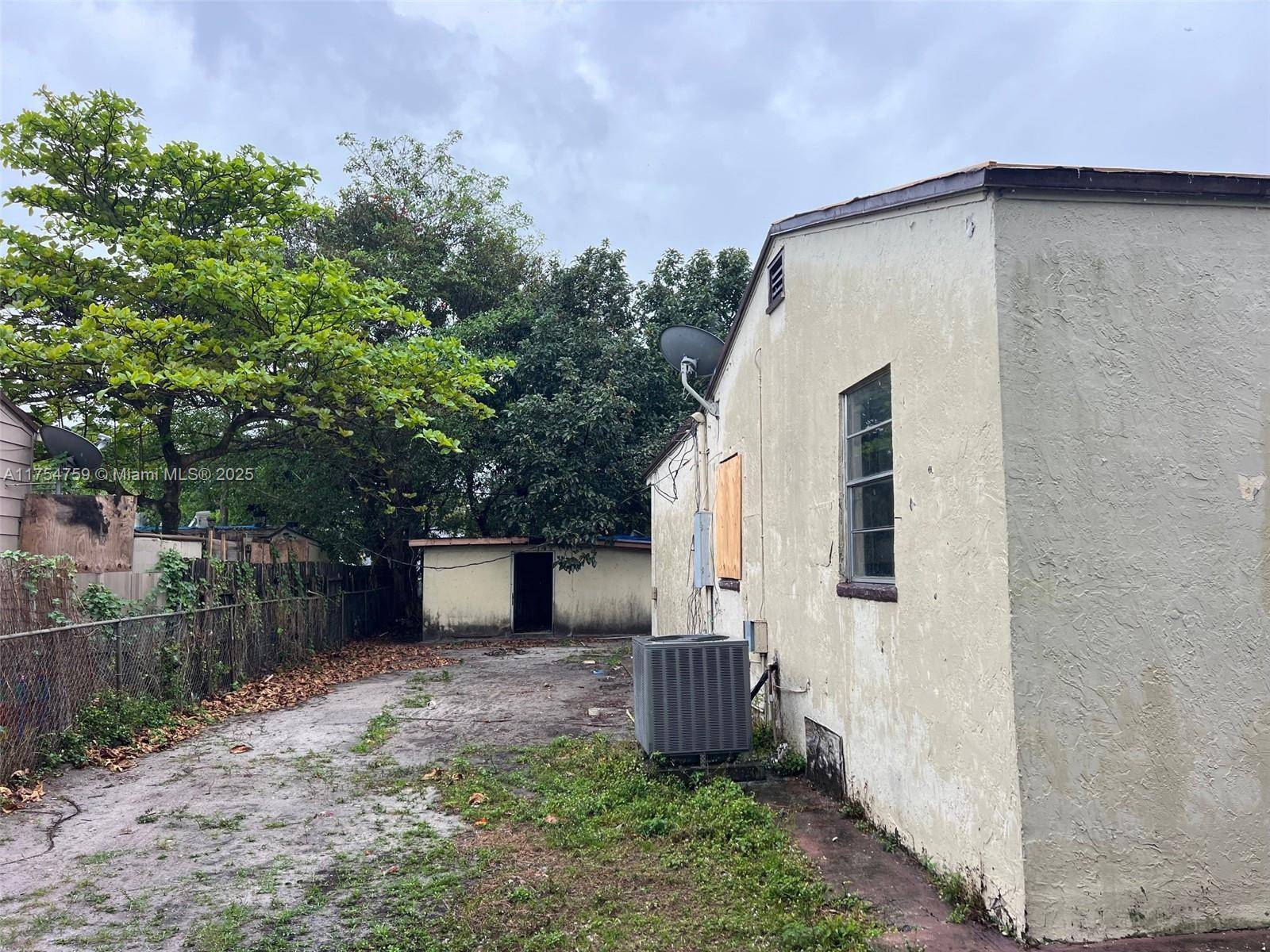 Opa-locka, FL 33054,1330 Dunad Ave