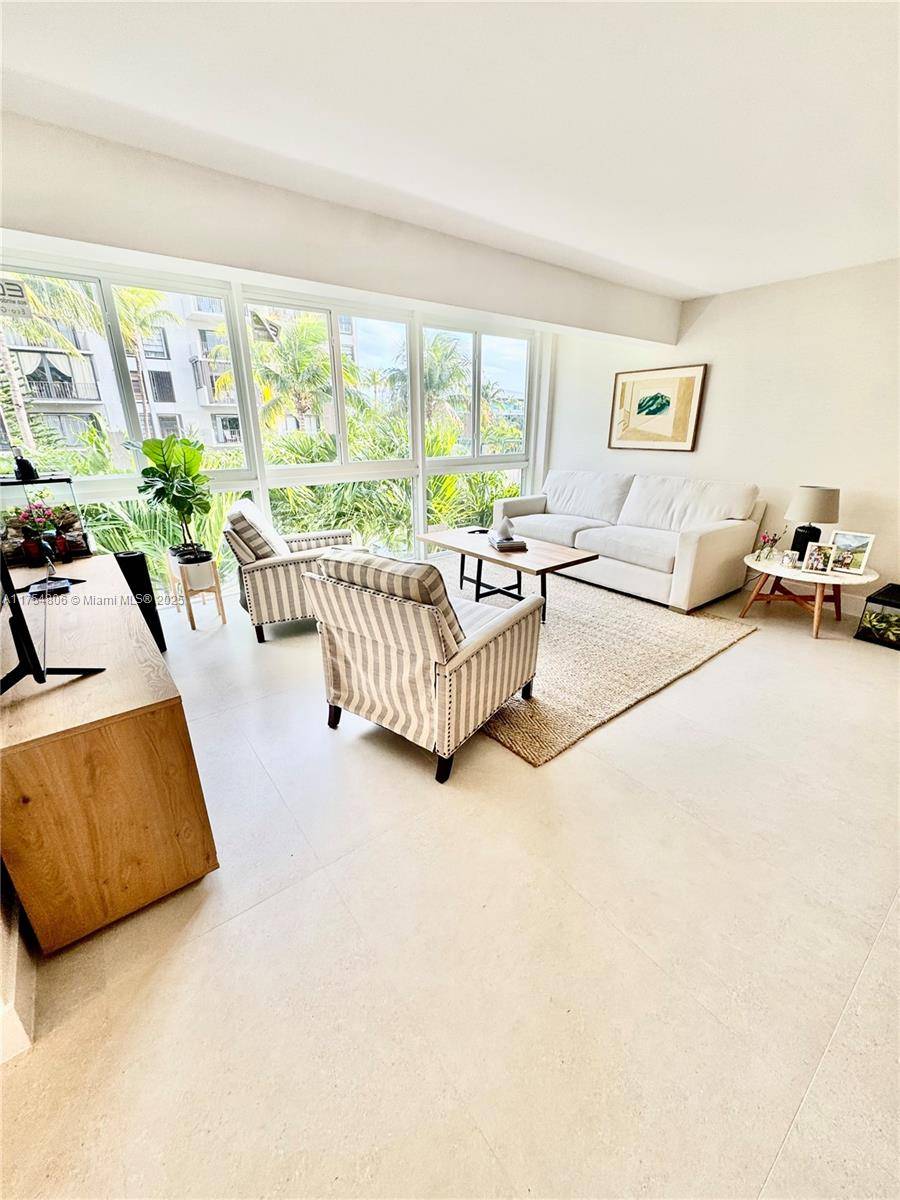 Key Biscayne, FL 33149,555 Crandon Blvd #32