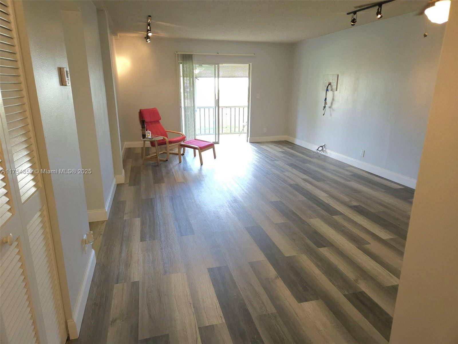 Coral Springs, FL 33065,3535 Broken Woods Dr #106