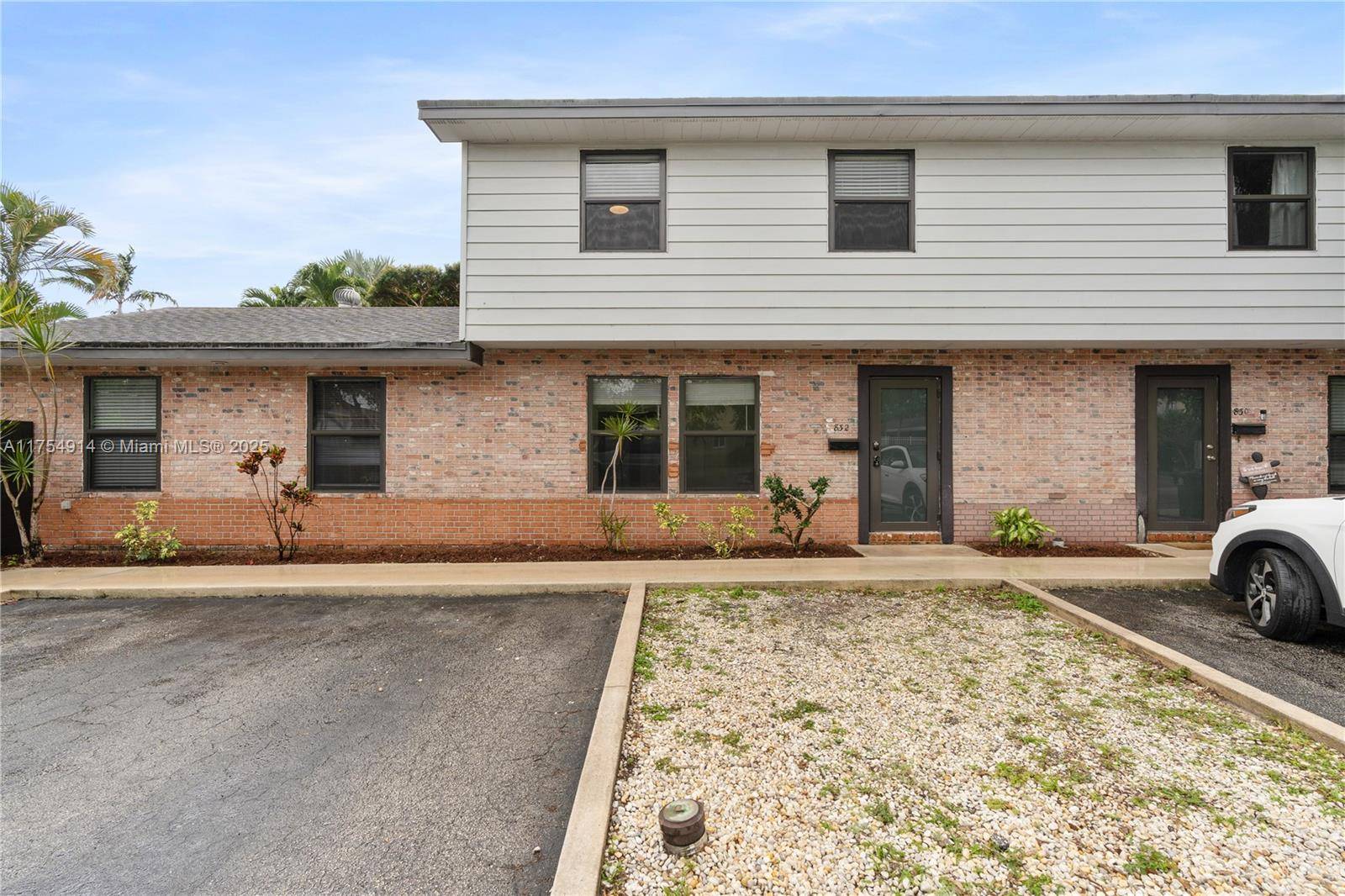 Fort Lauderdale, FL 33305,832 NE 18th Ct #832
