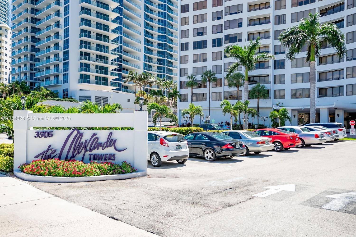 Hollywood, FL 33019,3505 S Ocean Dr #305