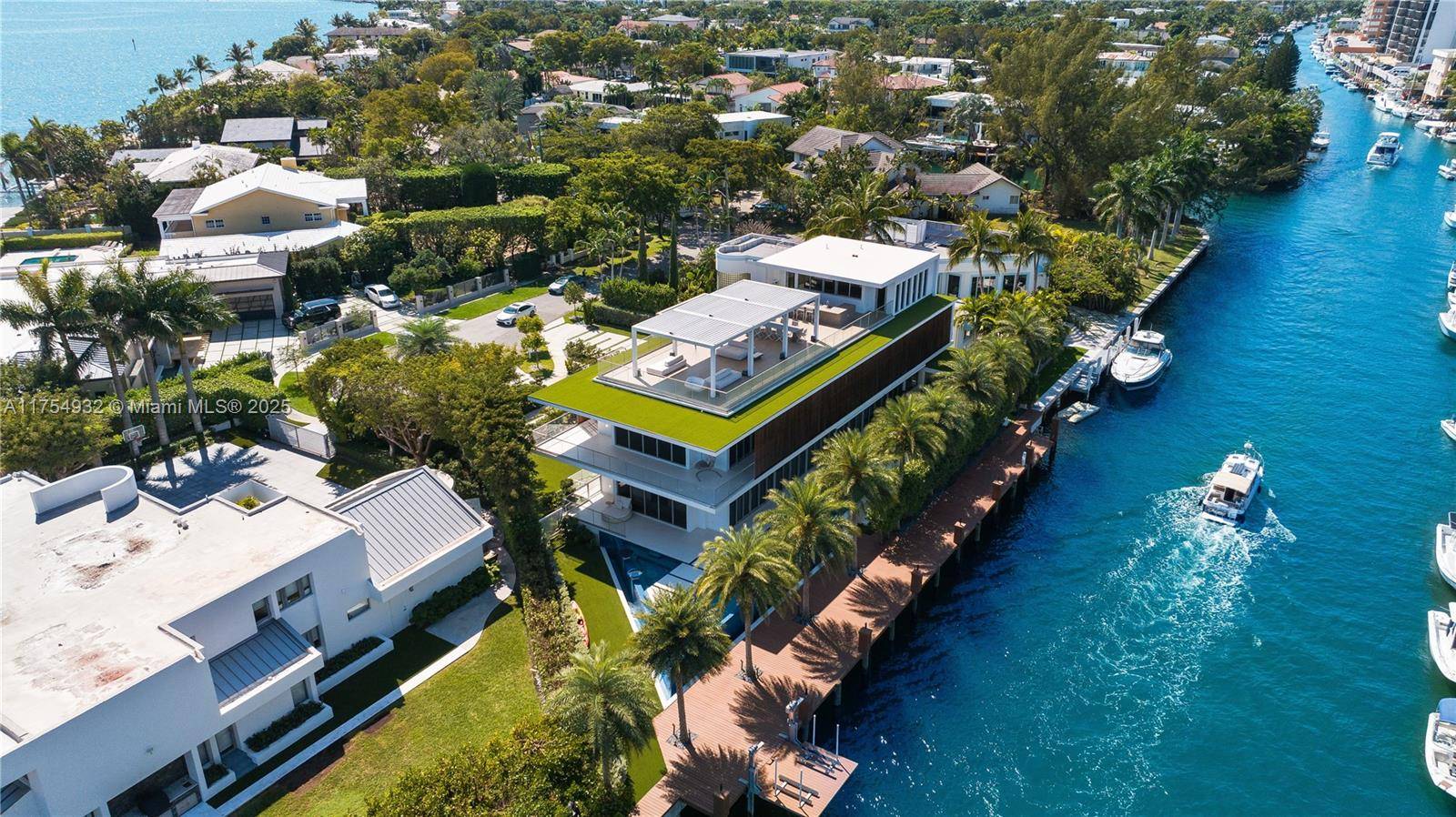 North Miami, FL 33181,13390 Biscayne Bay Dr