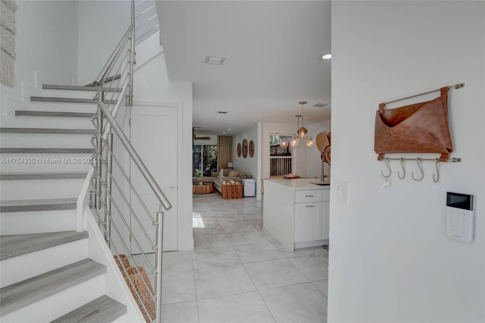 Fort Lauderdale, FL 33315,807 SW 8th Ter #807