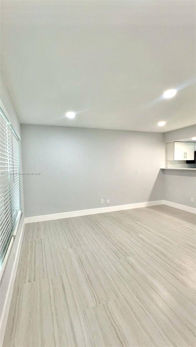 Miramar, FL 33025,2000 SW 96th Ave #2