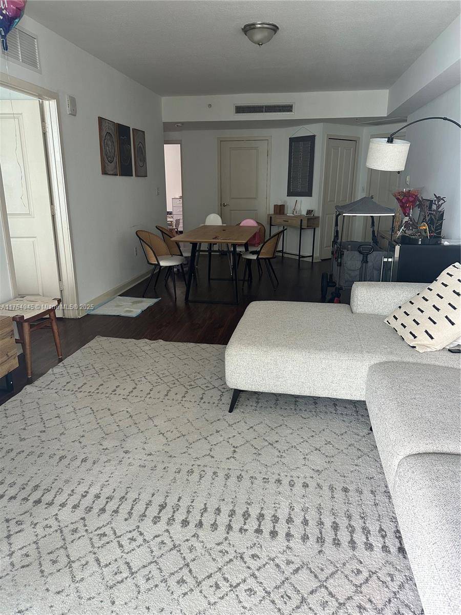 Miami, FL 33131,170 SE 14th St #2604