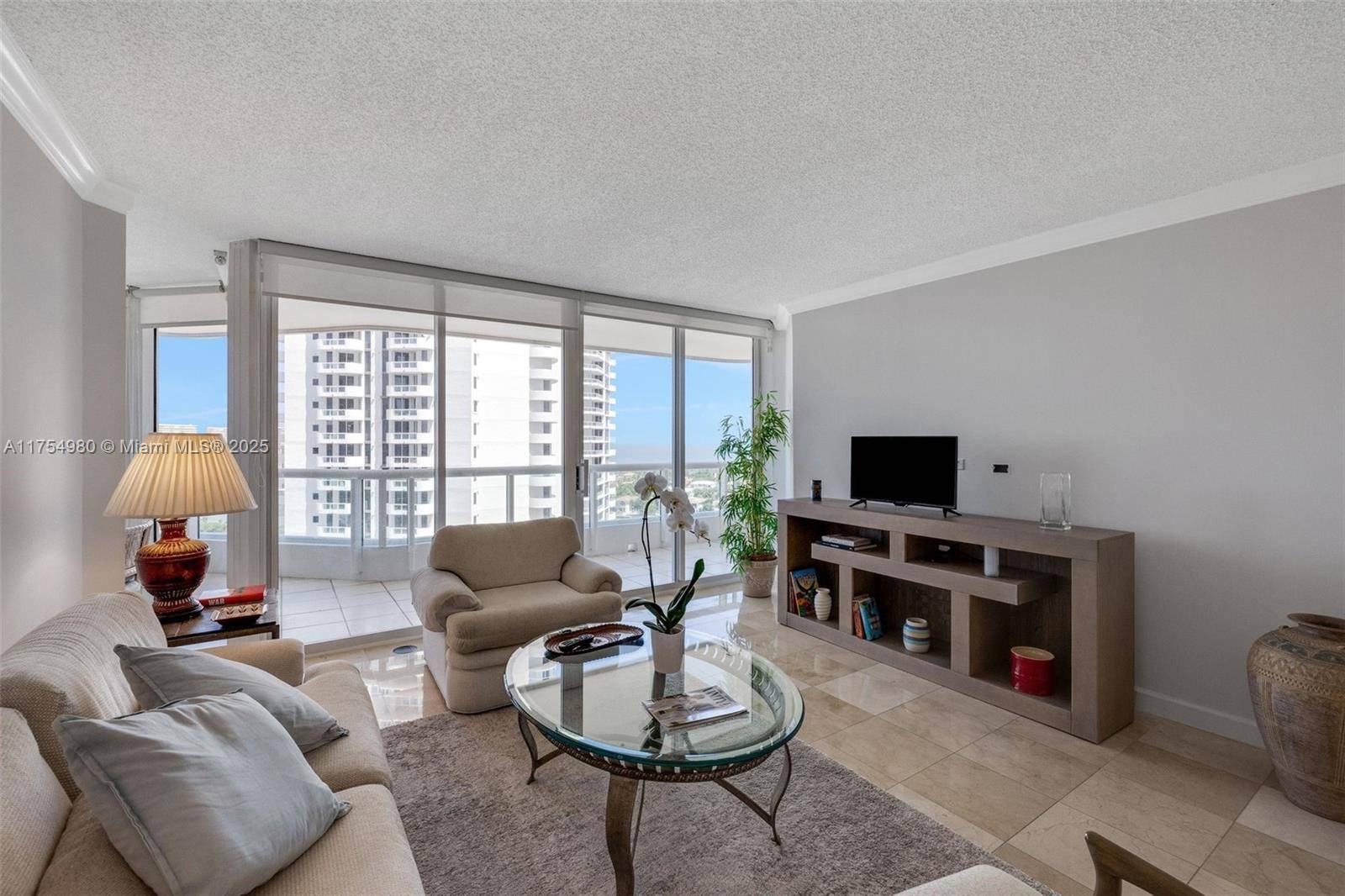 Aventura, FL 33180,21205 Yacht Club Dr #1802