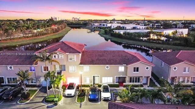 Weston, FL 33326,174 Riviera Cir #27-4