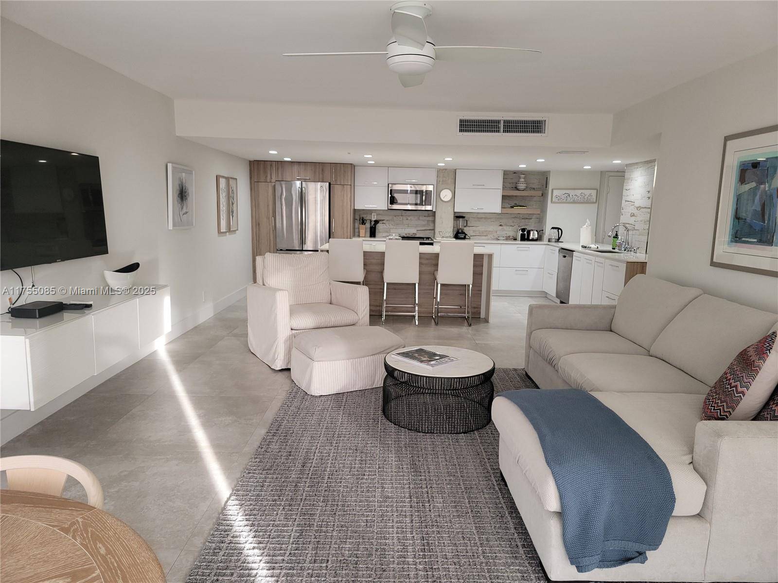 Key Biscayne, FL 33149,150 Ocean Lane #9D